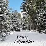 Helle Fewo Am Waldrand - Mit Balkon, Pool, Sauna & Freizeitgelaende Apartman *