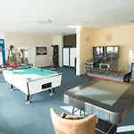 Helle Fewo Am Waldrand - Mit Balkon, Pool, Sauna & Freizeitgelaende