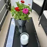 Helle Fewo Am Waldrand - Mit Balkon, Pool, Sauna & Freizeitgelaende *