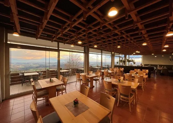 アパート Helle Am Waldrand - Mit Balkon, Pool & Sauna *