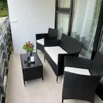 Helle Fewo Am Waldrand - Mit Balkon, Pool, Sauna & Freizeitgelaende 아파트 *