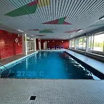 Helle Fewo Am Waldrand - Mit Balkon, Pool, Sauna & Freizeitgelaende 아파트