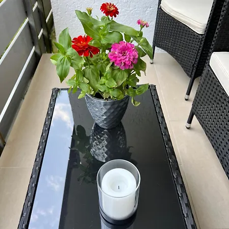 Helle Am Waldrand - Mit Balkon, Pool & Sauna *