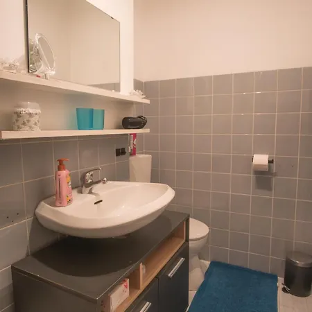 Apartment Helle Am Waldrand - Mit Balkon, Pool & Sauna