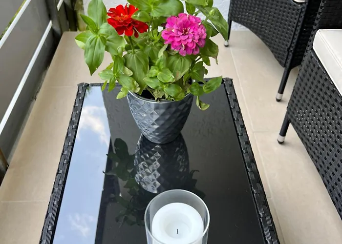Helle Am Waldrand - Mit Balkon, Pool & Sauna *