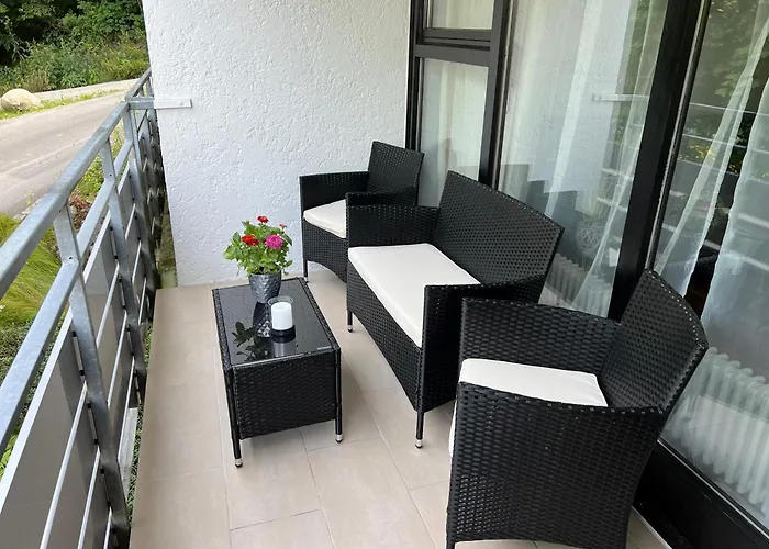 Helle Am Waldrand - Mit Balkon, Pool & Sauna Lejlighed *